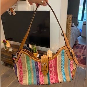 Selling this super cute vintage bag.